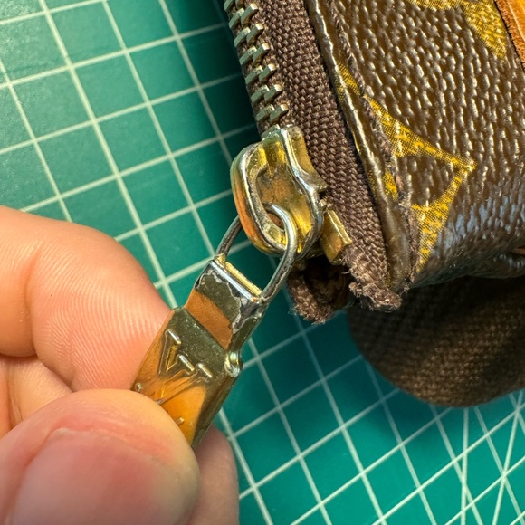 Louis Vuitton Monogram Pochette Bosphore - Picture 13 of 16